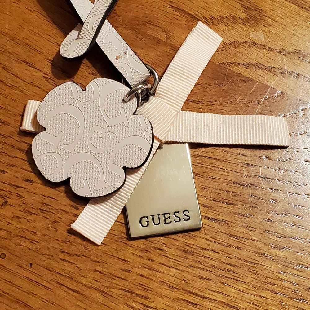 Guess Bow Flower Purse Hangtag